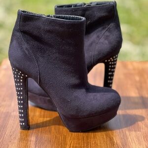 Deb Platform Studded Heel Faux Suede Zip-up Boots - Size 7